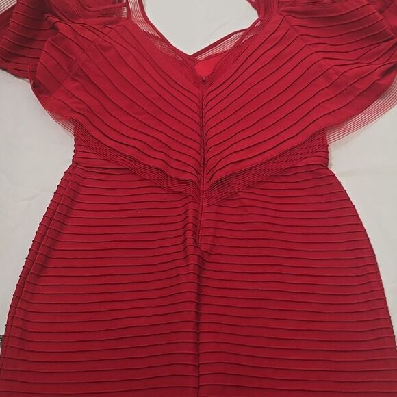 MALIAH COLD-SHOULDER PINTUCK JERSEY DRESS S - Picture 7 of 9